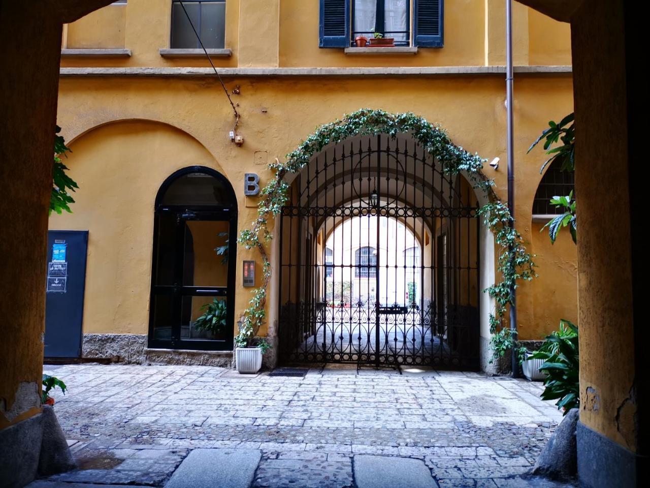 Milano Apartments Darsena Milão Exterior foto